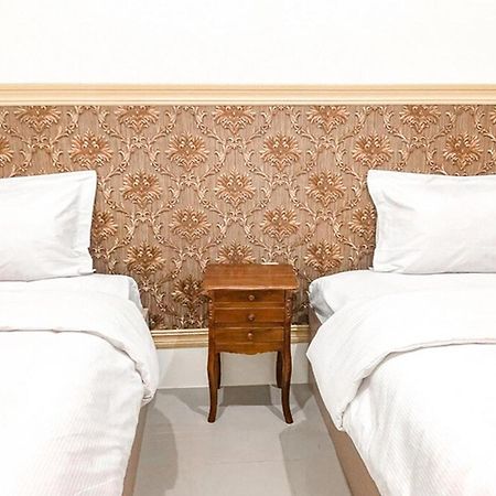 Adisa Homestay Malang Kültér fotó
