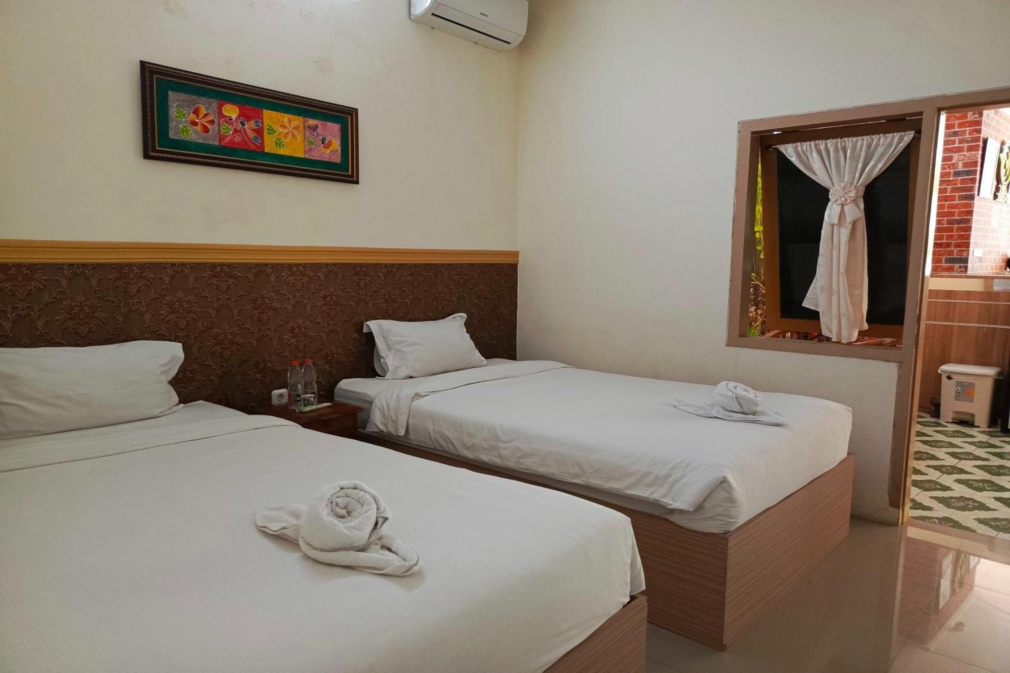 Adisa Homestay Malang Kültér fotó