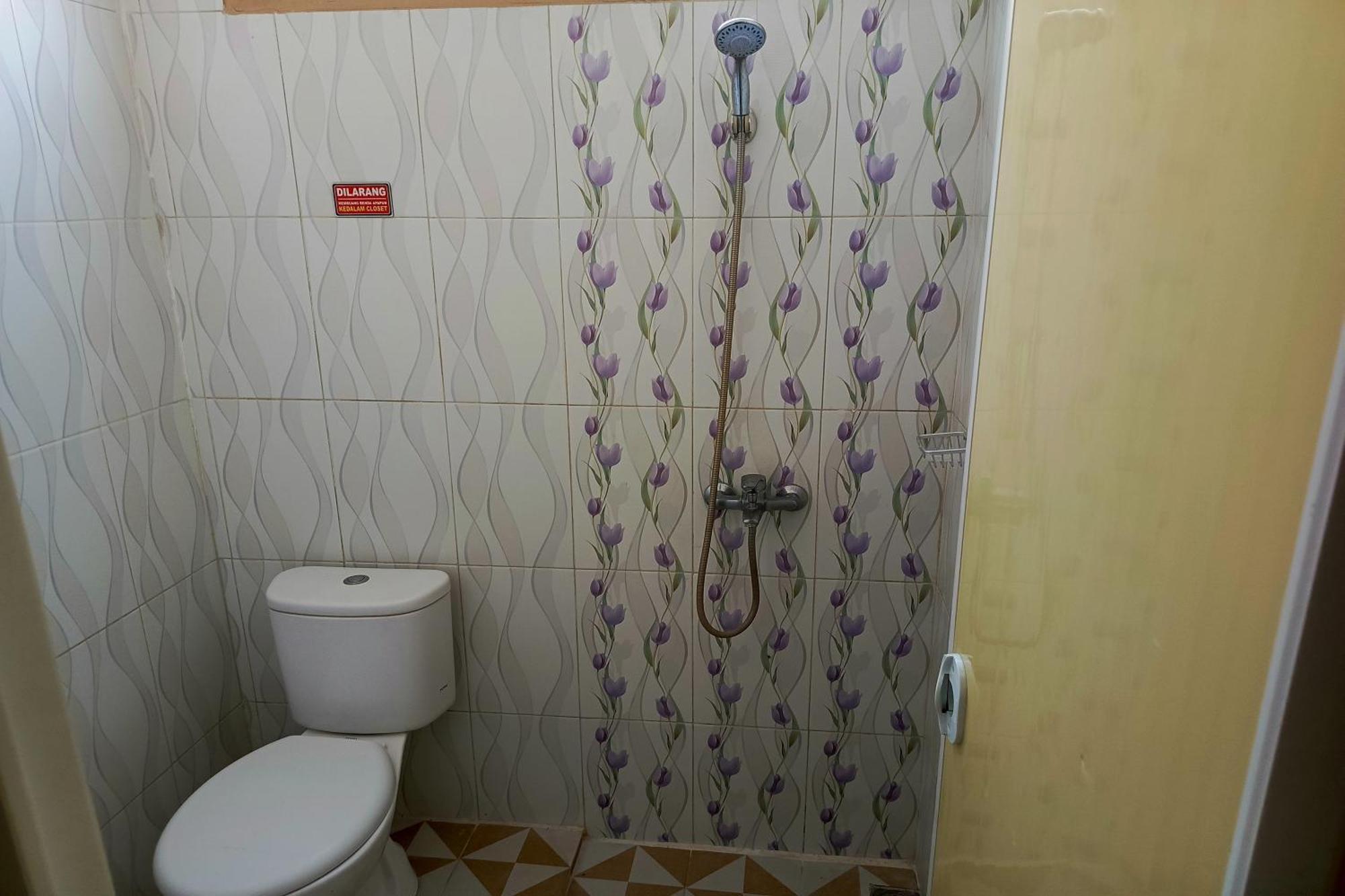 Adisa Homestay Malang Kültér fotó