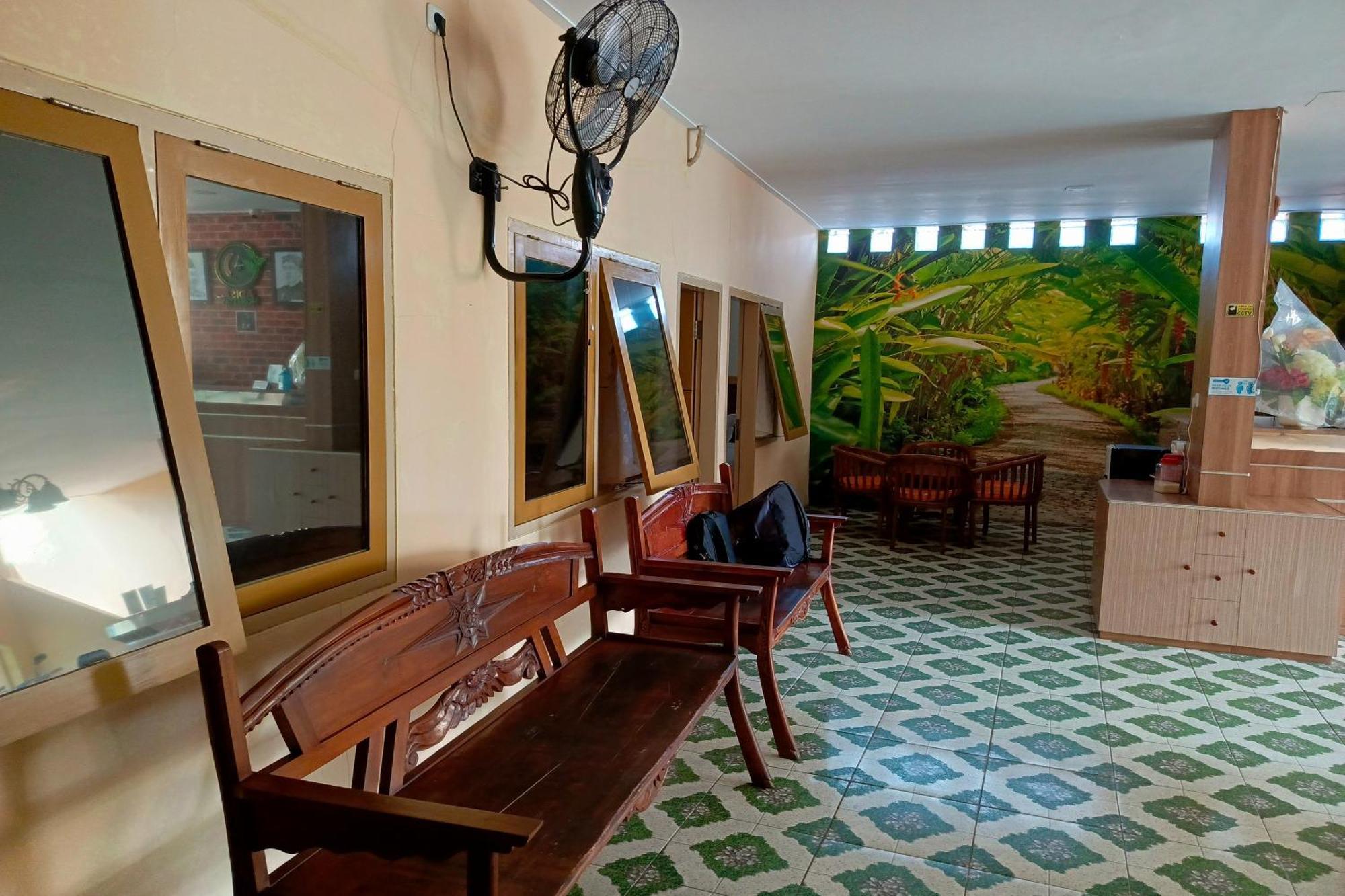 Adisa Homestay Malang Kültér fotó